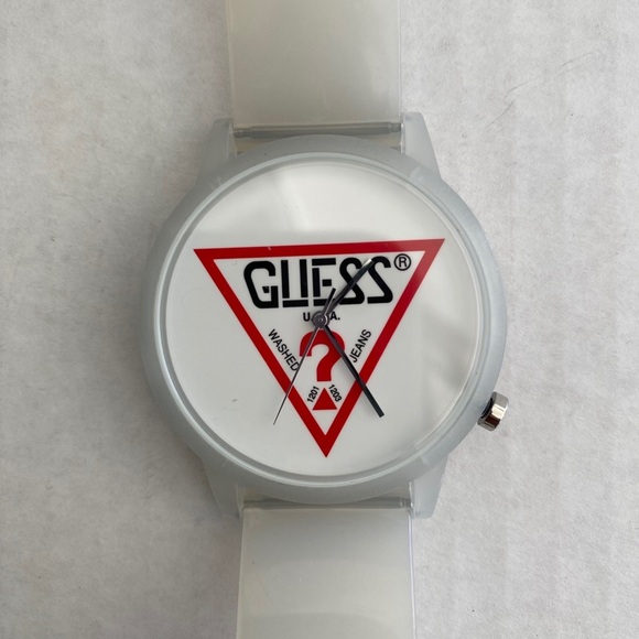 NEW GUESS Classic Quartz Unisex Silicone Watch - Picture 1 of 2